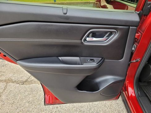 Used 2024 Nissan Rogue Platinum w/ Platinum Premium Package FWD image 17