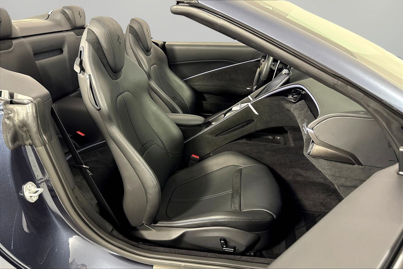 Used 2024 Ferrari Roma Spider RWD image 26