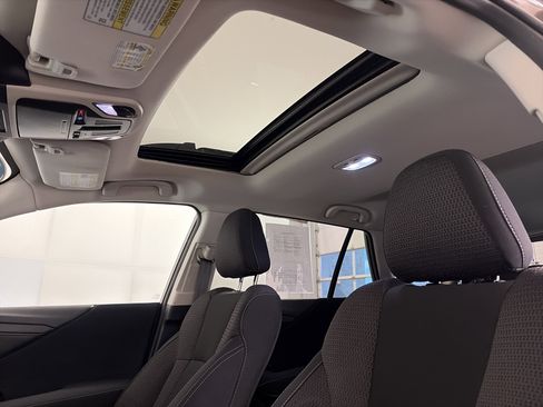 Used 2023 Subaru Outback Premium image 33