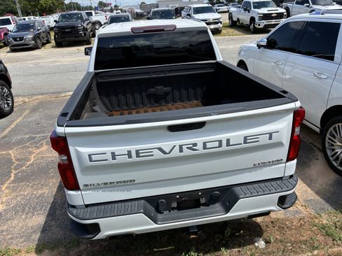 Used 2020 Chevrolet Silverado 1500 Custom w/ Custom Value Package AWD/4WD image 7
