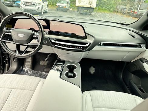 Used 2024 Cadillac Lyriq Luxury RWD image 31