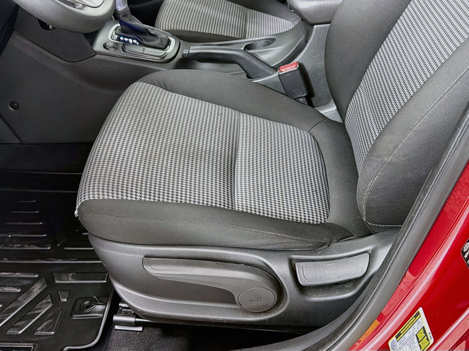 Used 2019 Hyundai Kona SE FWD image 18
