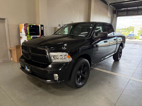 Used 2016 RAM 1500 Express w/ Black Ram 1500 Express Group AWD/4WD image 2