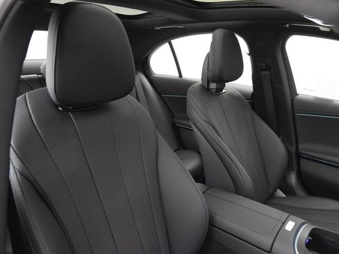 Used 2026 Mercedes-Benz E 350 4MATIC Sedan w/ Driver Assistance Package image 17