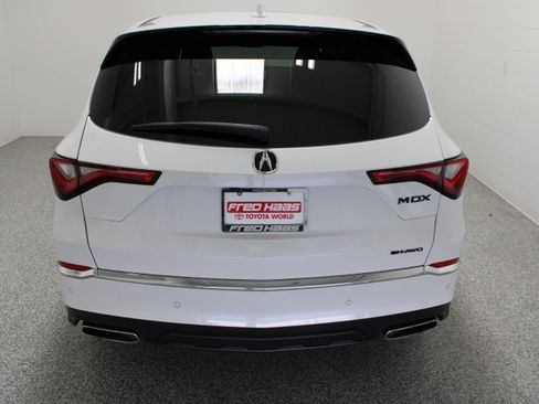 Used 2024 Acura MDX SH-AWD w/ Technology Package image 8
