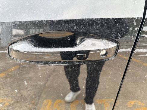 New 2026 Nissan Kicks SR w/ Cold Weather Package image 10