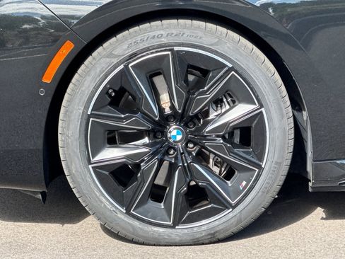 Certified 2024 BMW i7 xDrive60 w/ Premium Package AWD/4WD image 37