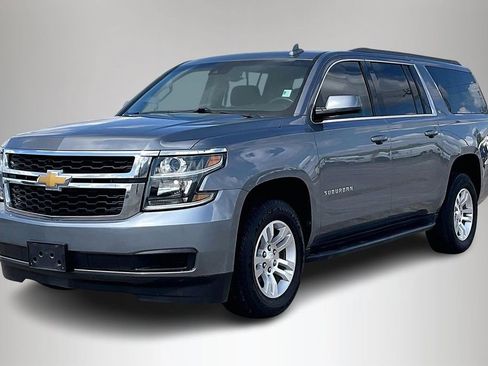 Used 2018 Chevrolet Suburban LT RWD image 2