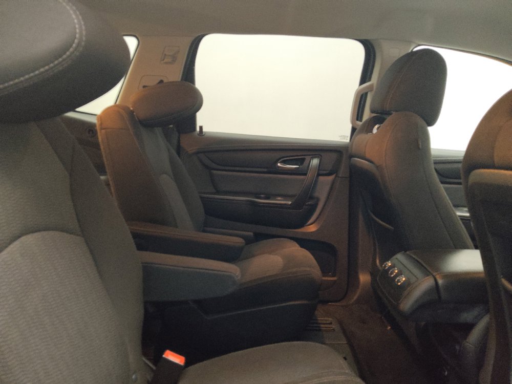 Used 2017 Chevrolet Traverse LT w/ Style and Technology Package FWD image 19