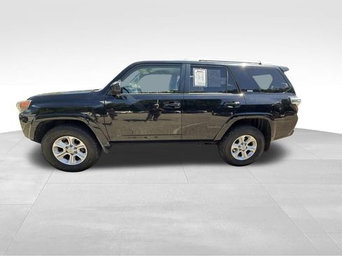 Used 2015 Toyota 4Runner SR5 AWD/4WD image 2