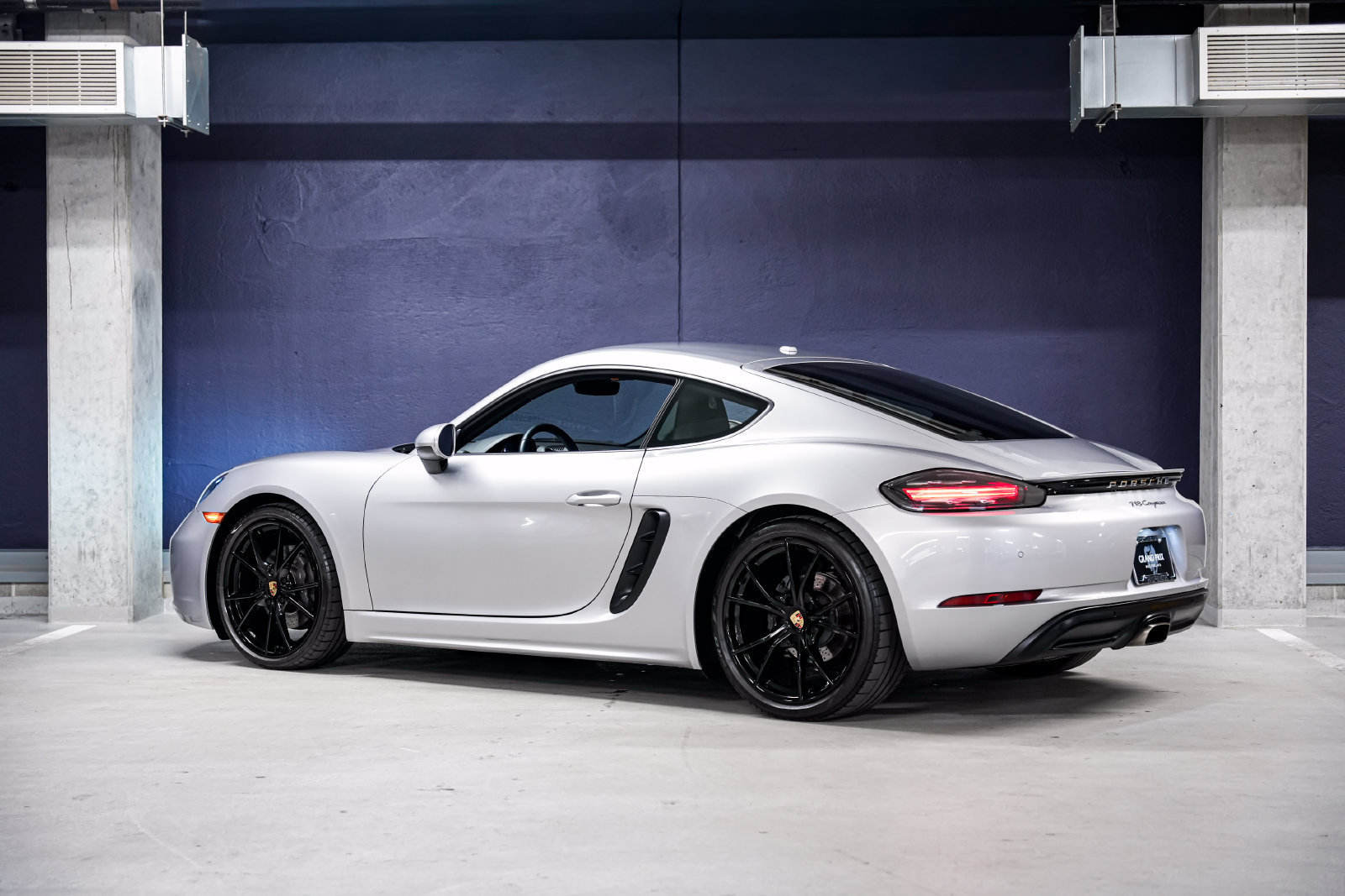 Used 2024 Porsche 718 Cayman RWD image 8