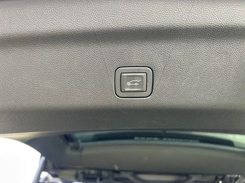 Used 2025 Chevrolet Tahoe LT AWD/4WD image 7