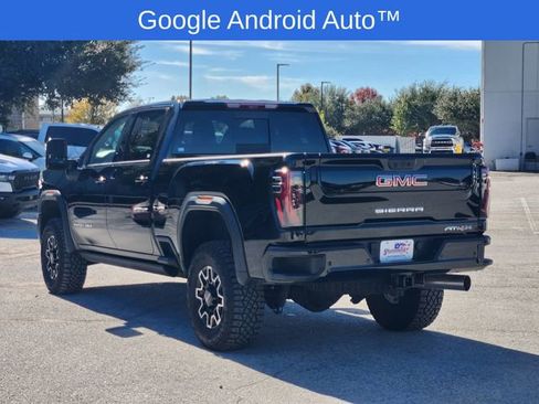 Used 2025 GMC Sierra 2500 AT4X image 3