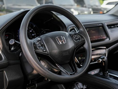 Used 2018 Honda HR-V EX image 14