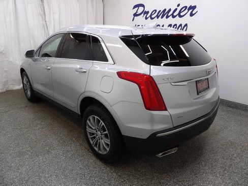 Used 2017 Cadillac XT5 Luxury w/ Driver Awareness Package AWD/4WD image 4