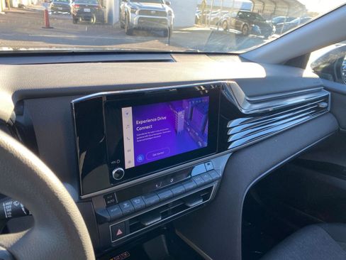 Used 2025 Toyota Camry LE image 18