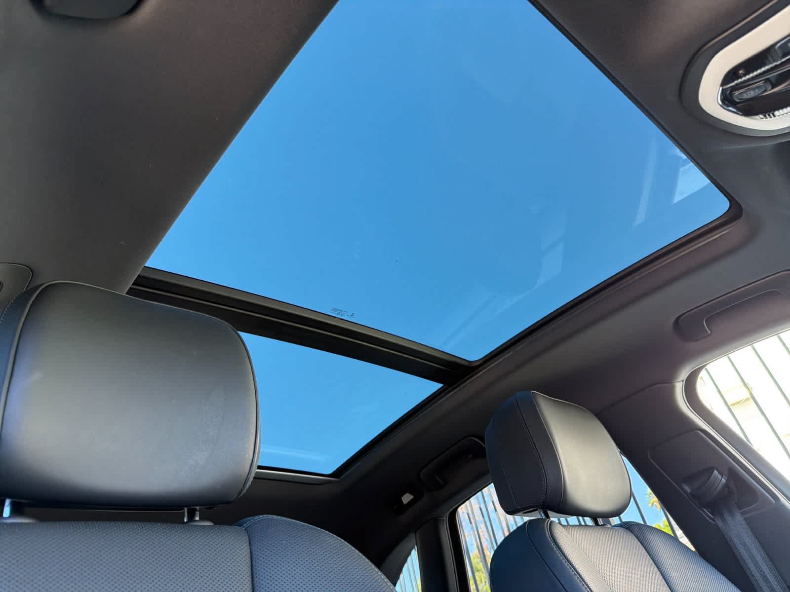 Used 2018 Porsche Macan AWD/4WD image 18