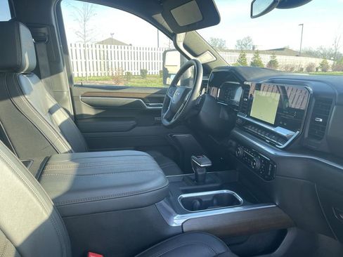 Used 2024 Chevrolet Silverado 1500 High Country w/ High Country Premium Package image 41