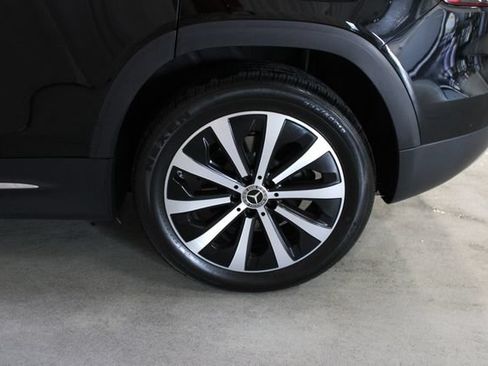 Used 2022 Mercedes-Benz GLB 250 4MATIC w/ Premium Package Lite image 36