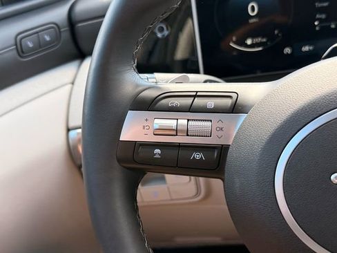 New 2025 Hyundai Tucson Limited image 12