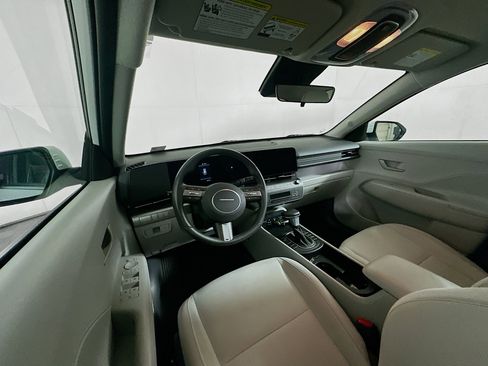 Used 2025 Hyundai Kona SEL image 18