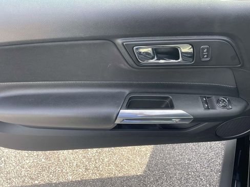 Used 2016 Ford Mustang Coupe RWD image 14