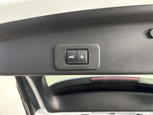 Certified 2025 Nissan Murano SL w/ Cargo Package AWD/4WD image 37