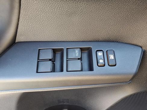 Used 2018 Toyota RAV4 XLE AWD/4WD image 20
