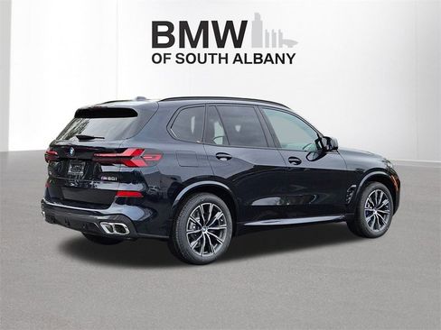 New 2026 BMW X5 M60i image 4