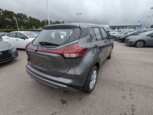 New 2025 Nissan Kicks Play S image 3