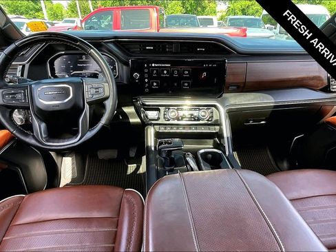 Used 2025 GMC Sierra 1500 Denali Ultimate AWD/4WD image 7