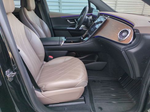 Used 2023 Mercedes-Benz EQE 500 4MATIC SUV image 32