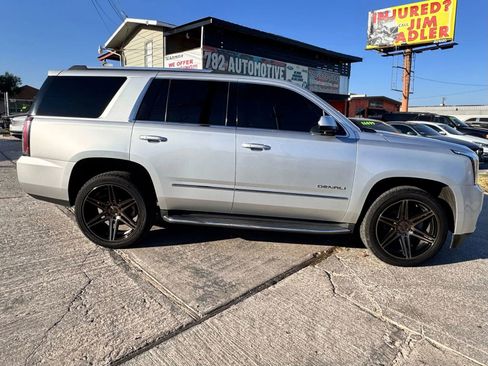 Used 2018 GMC Yukon Denali image 3