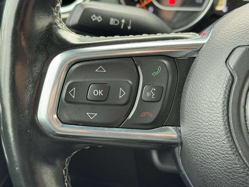 Used 2022 Jeep Wrangler Unlimited Sahara w/ LED Lighting Group AWD/4WD image 21
