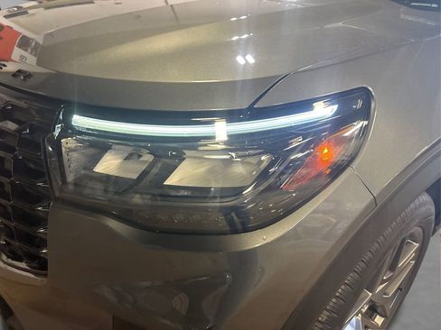 Certified 2025 Ford Explorer ST-Line w/ ST-Line Street Pack AWD/4WD image 21
