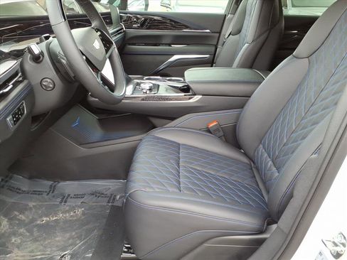 New 2026 Cadillac Escalade IQ Luxury 1 image 9