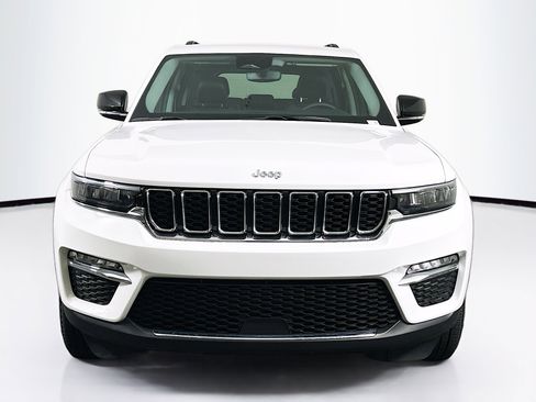 Used 2023 Jeep Grand Cherokee Limited w/ Trailer Tow Prep Group (B) image 2