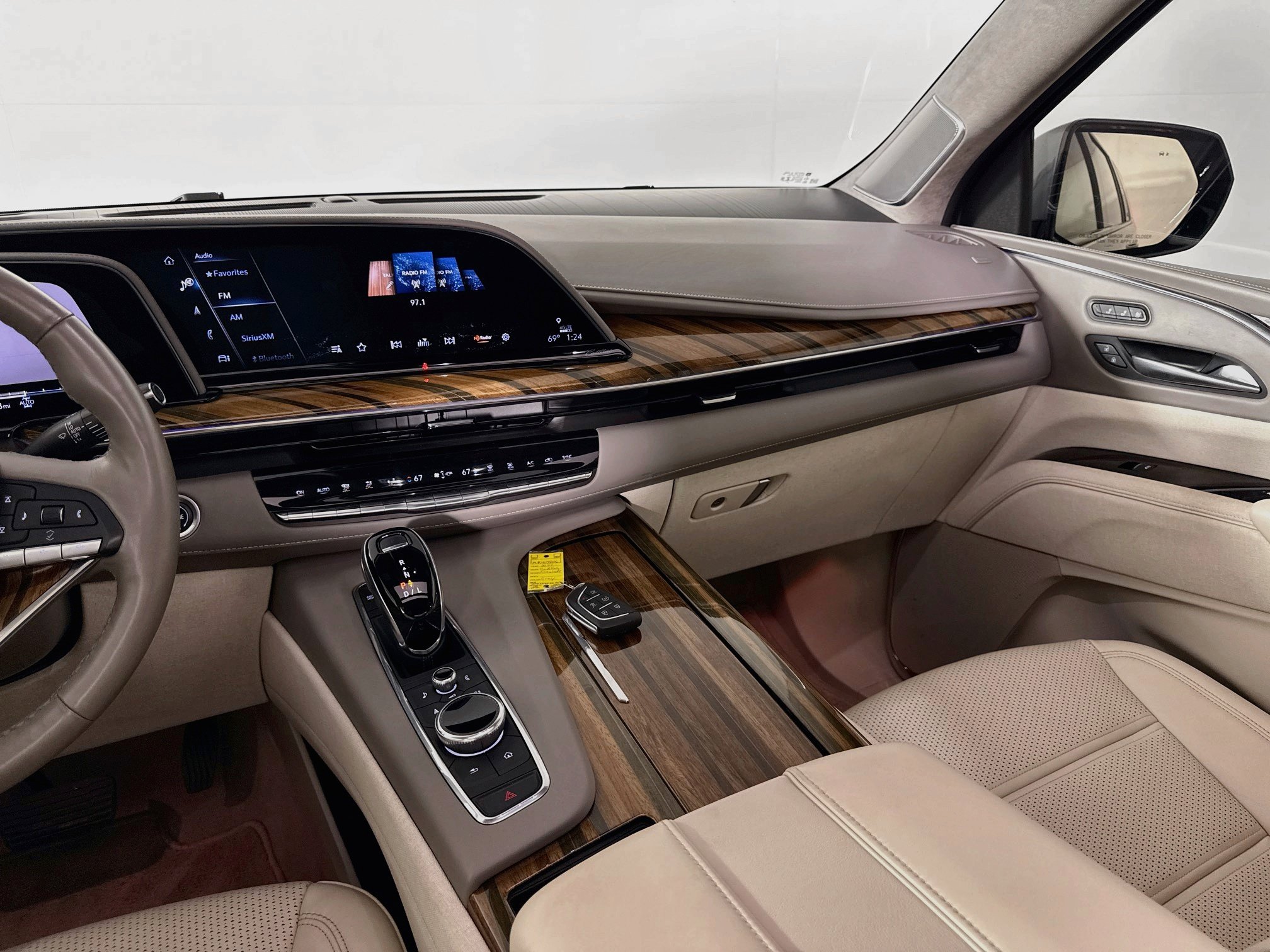 Used 2021 Cadillac Escalade ESV Sport Platinum w/ LPO, ONYX Package AWD/4WD image 26