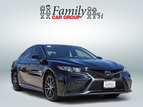 Used 2024 Toyota Camry SE FWD image 2