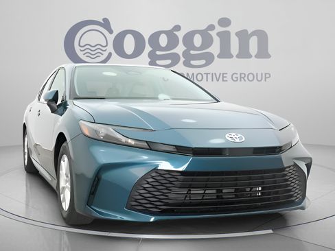Certified 2026 Toyota Camry LE w/ Convenience Package FWD image 28