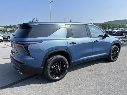 Used 2024 Chevrolet Traverse LS w/ Midnight/Sport Edition AWD/4WD image 7