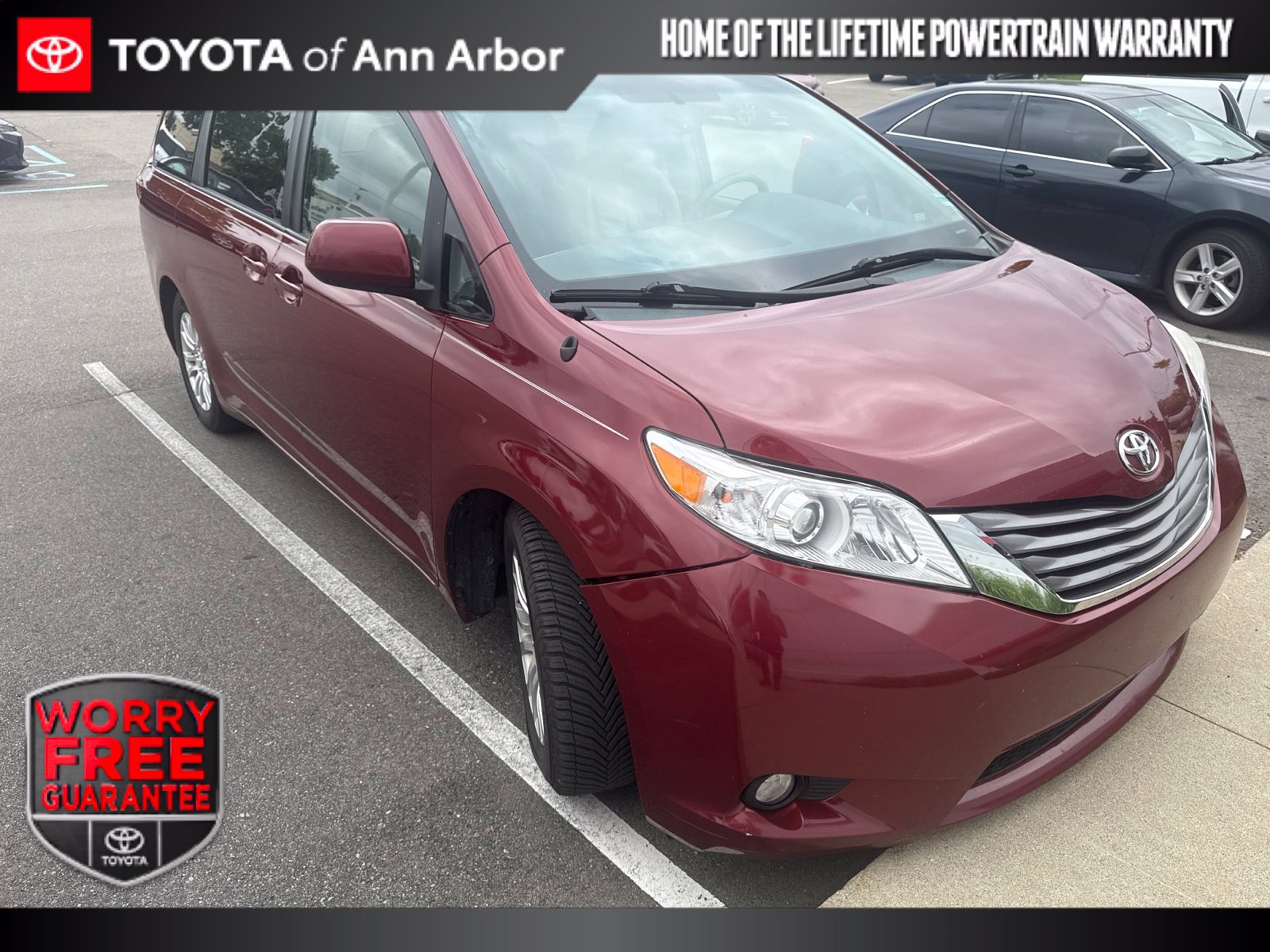 Used 2012 Toyota Sienna XLE FWD image 1