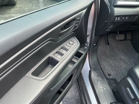 Used 2025 Honda Odyssey EX-L image 16