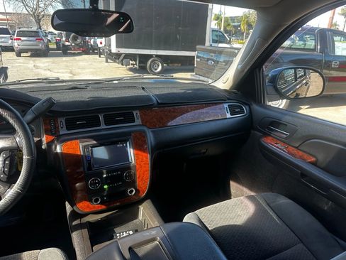 Used 2007 Chevrolet Avalanche LT image 19