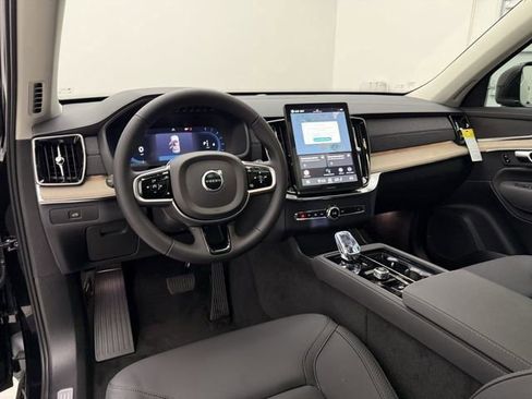 New 2025 Volvo XC90 B6 Core w/ Protection Package Premier image 24