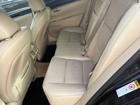 Used 2015 Lexus ES 350 w/ Luxury Package FWD image 12