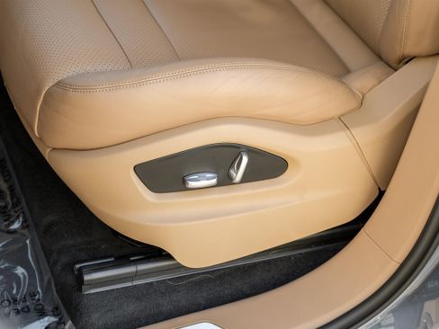 Used 2019 Porsche Cayenne image 28