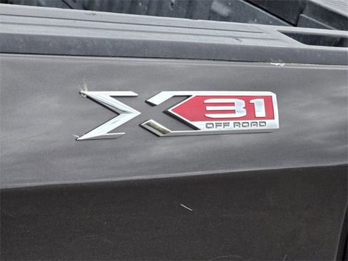 Used 2021 GMC Sierra 1500 SLT image 16