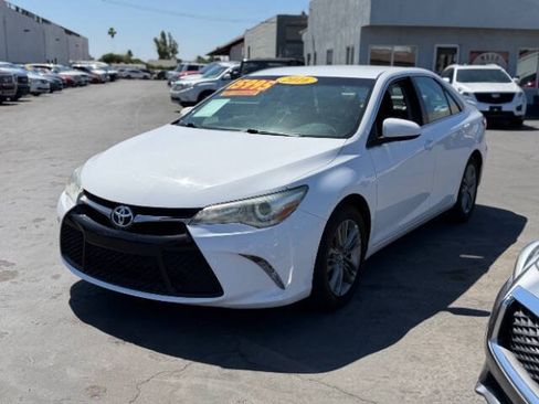 Used 2016 Toyota Camry SE FWD image 7