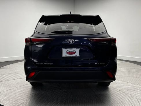 Used 2025 Toyota Highlander XLE AWD/4WD image 39